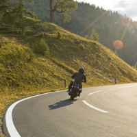 Rekordní počet motocyklů míří na české silnice, narůstá i počet úmrtí motorkářů
